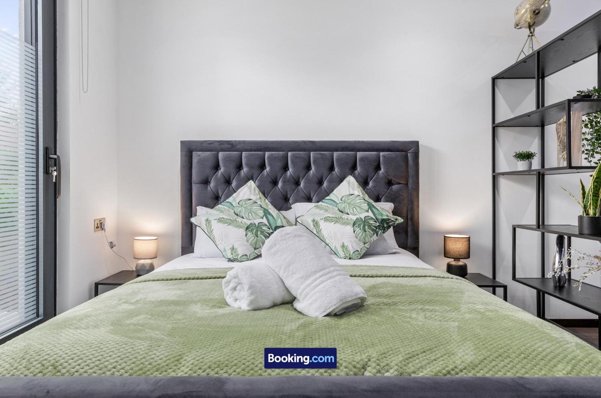 Stylish Studio Apt By Stay Smart Short Lets & Serviced Accommodation Woodstock With Free Wifi London Eksteriør bilde