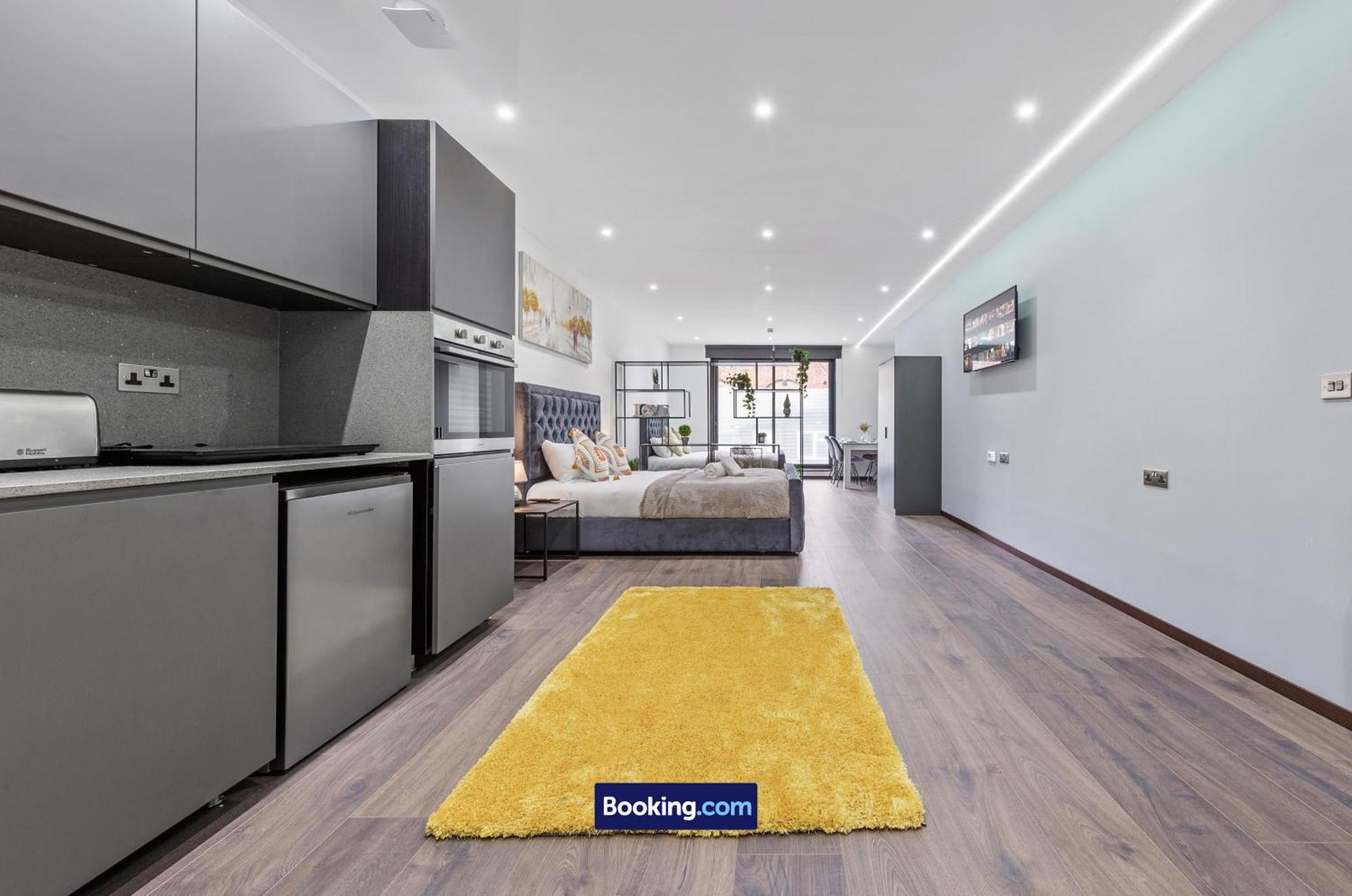 Stylish Studio Apt By Stay Smart Short Lets & Serviced Accommodation Woodstock With Free Wifi London Eksteriør bilde