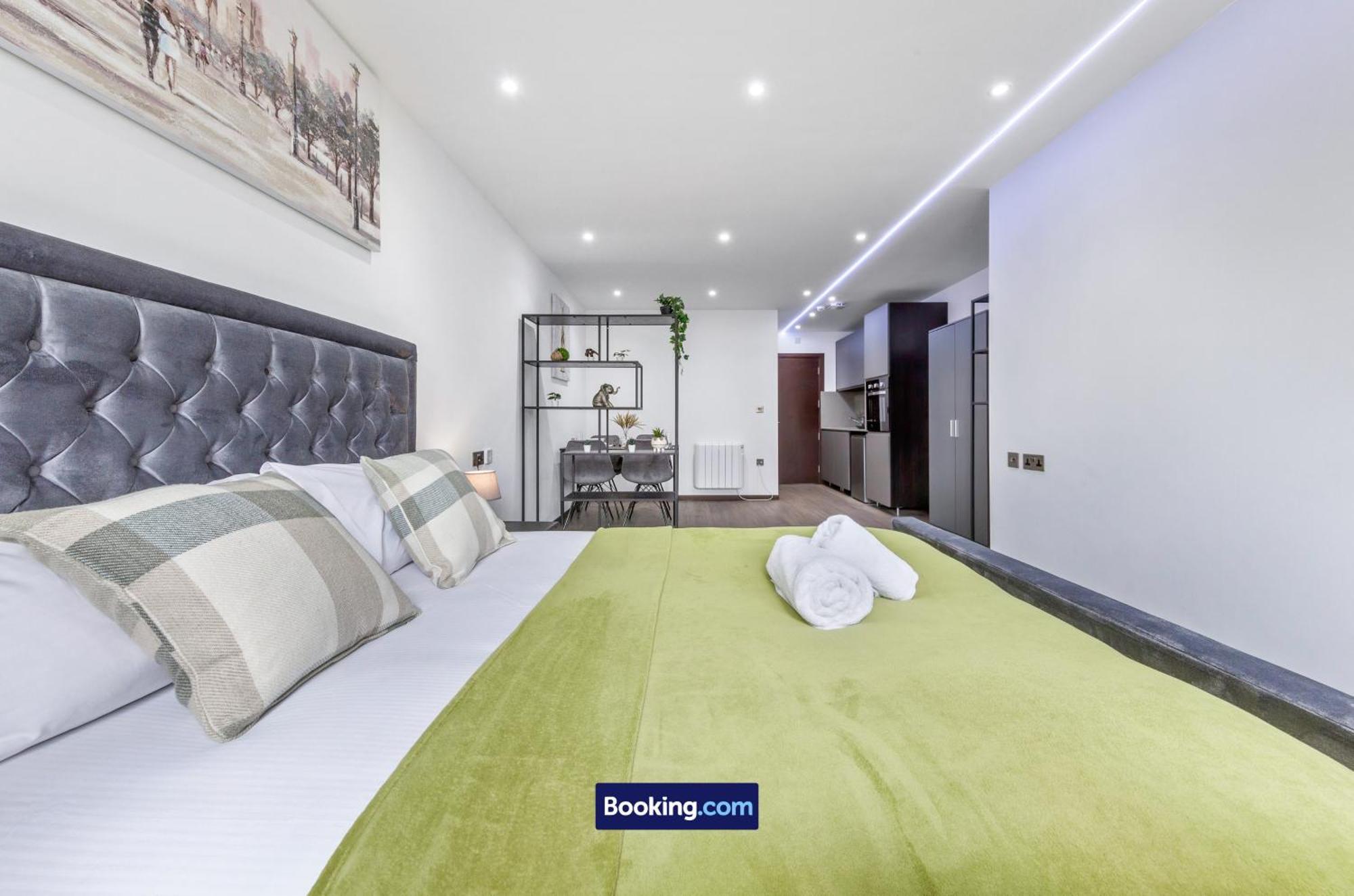 Stylish Studio Apt By Stay Smart Short Lets & Serviced Accommodation Woodstock With Free Wifi London Eksteriør bilde